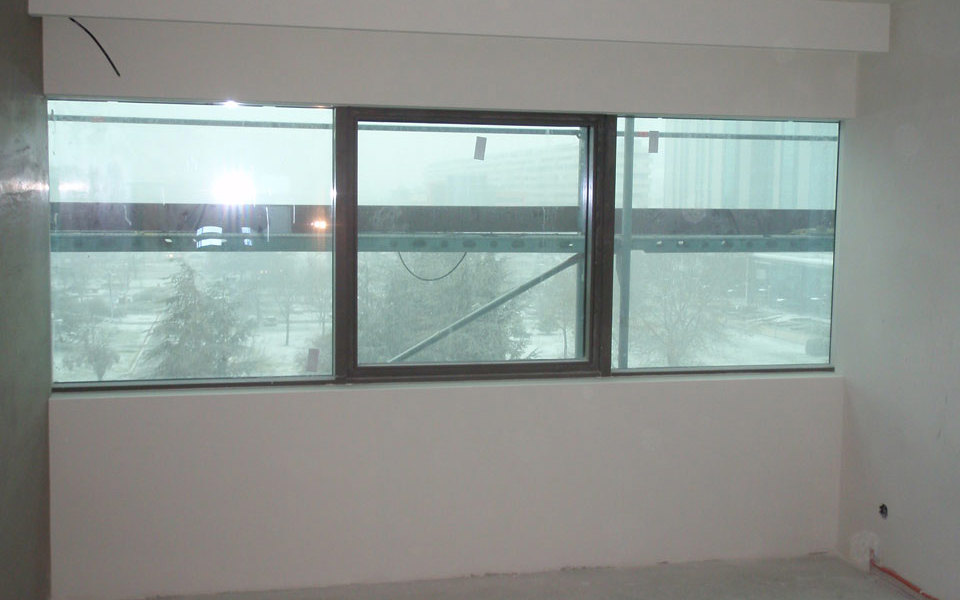 Protipožiarne okno v hoteli Crowne Plaza Belehrad