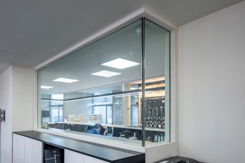 Fire resistant glazing for shopping centres & retail