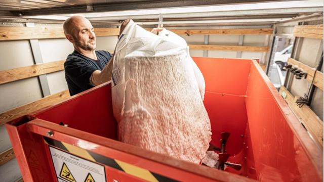 Smart insulation with efficient logistics 