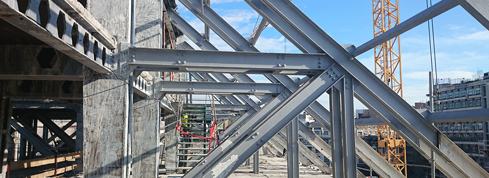 Structuri metalice portante, în hotelul Marriott Courtyard din Belgrad