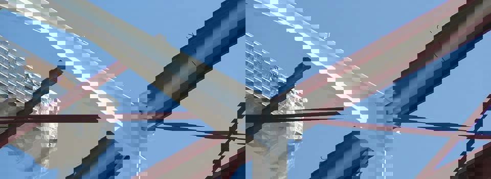 Vopsea intumescentă aplicată pe o structură de oțel