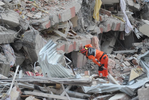 PROMATECT®-H platen blijven intact na aardbeving en brand om mensen veilig te houden