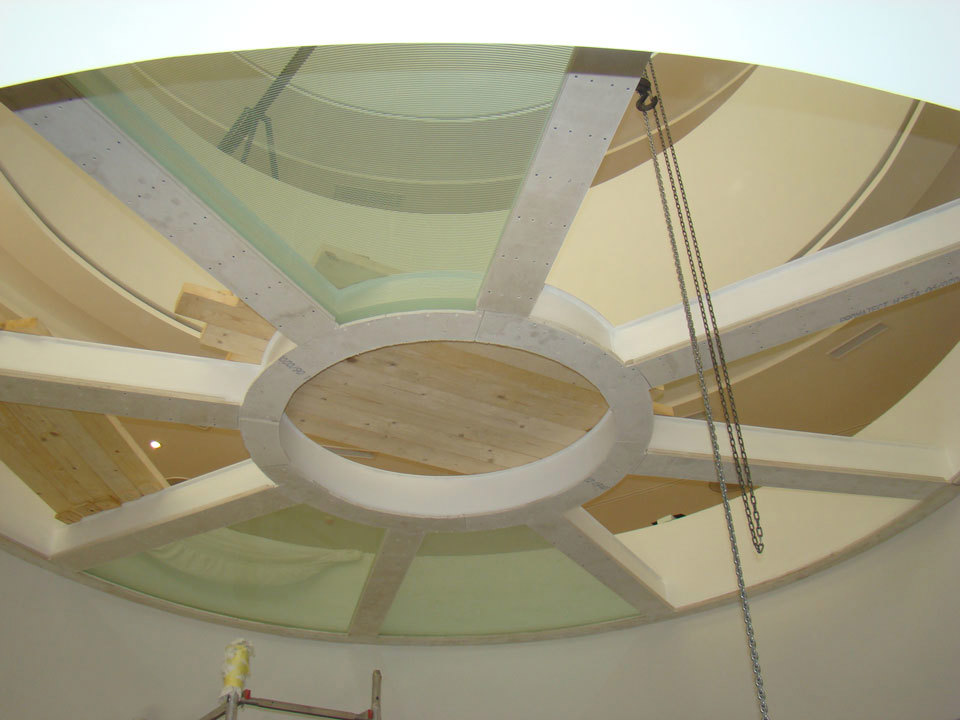structura cu geamuri rezistente la foc amplasate orizontal PROMAGLAS® în galeria Nedbalka vedere de sus