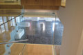 Partiţie din sticlă antifoc fără cadru Promat®-SYSTEMGLAS 30 în jurul scării din Galeria Piran Town