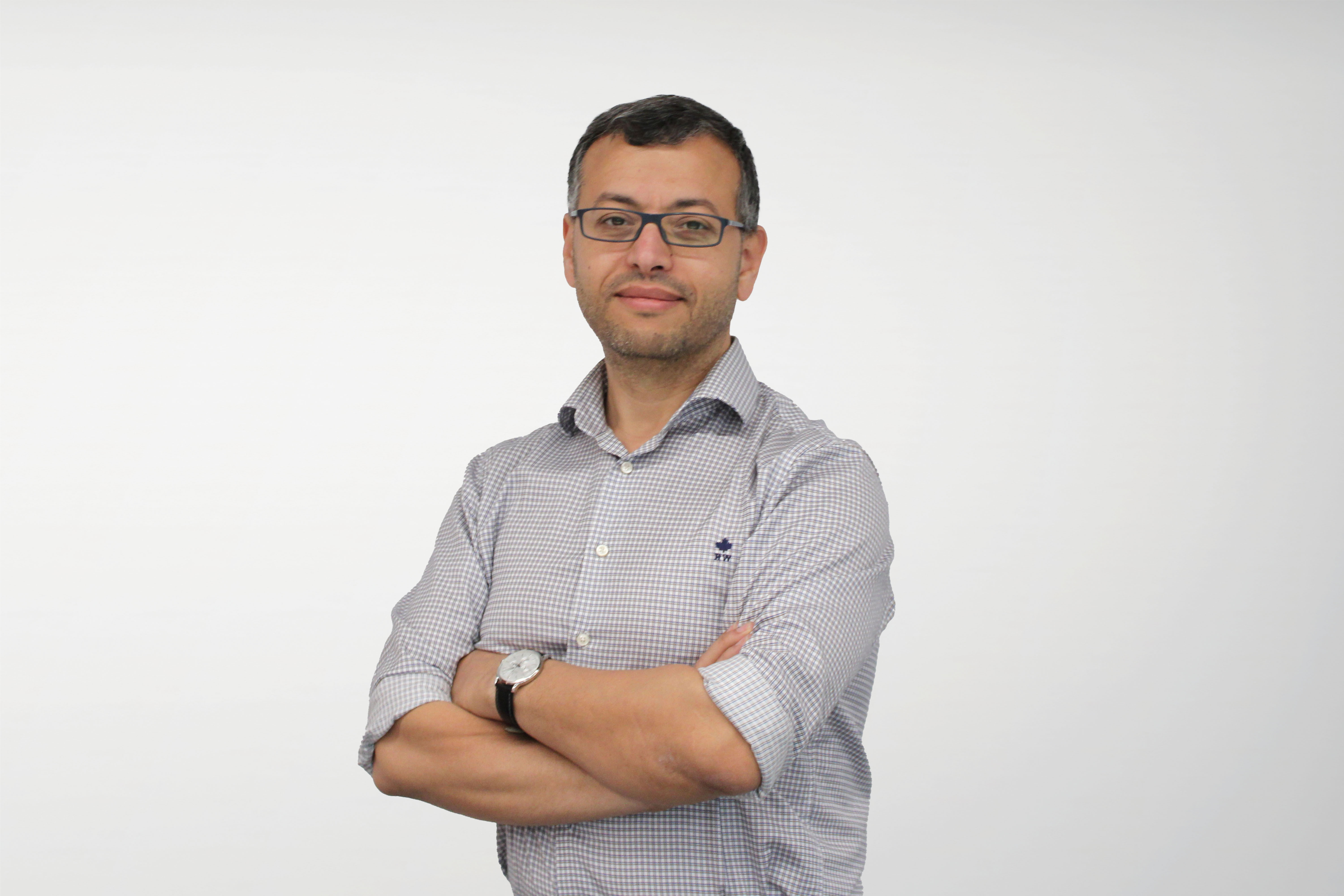 FARID EL HAMRAUI BACKGROUND.jpg