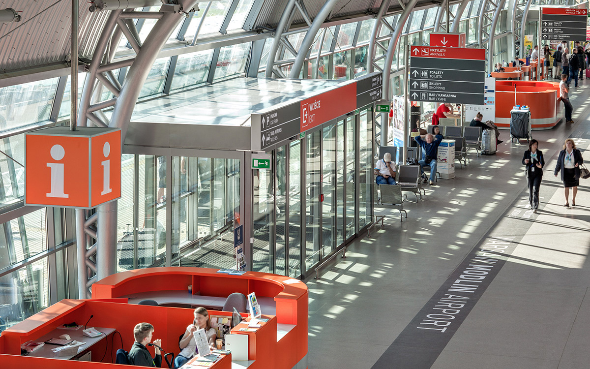 Port lotniczy Waszawa-Modlin, odloty