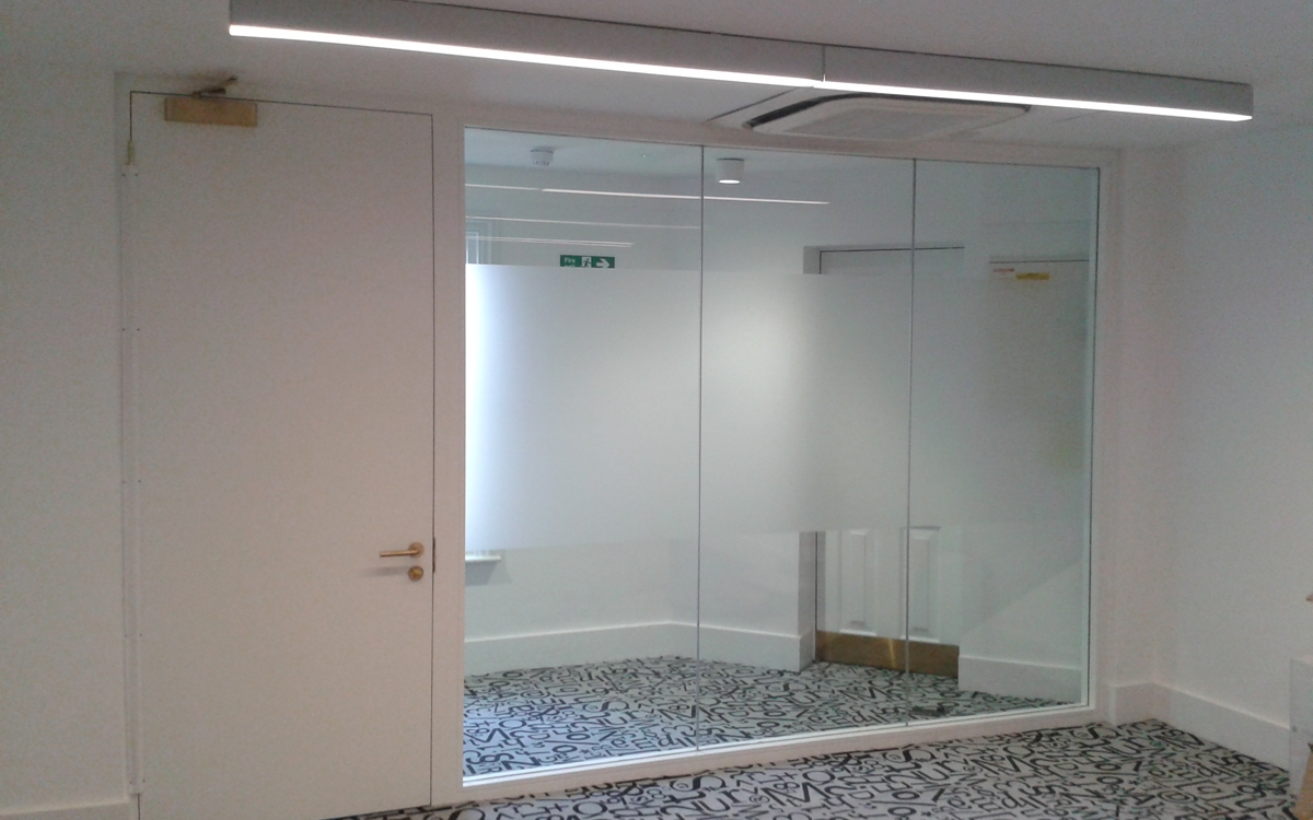SYSTEMGLAS® Ligna provides assured fire safety for prestigious bilingual school 